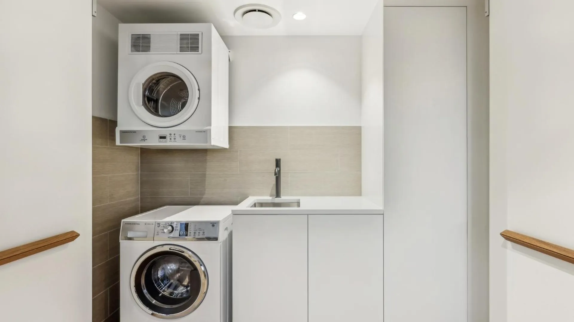 Jewel Luxury Beachside 2-Bed With Water View Gym Gold Coast Australie