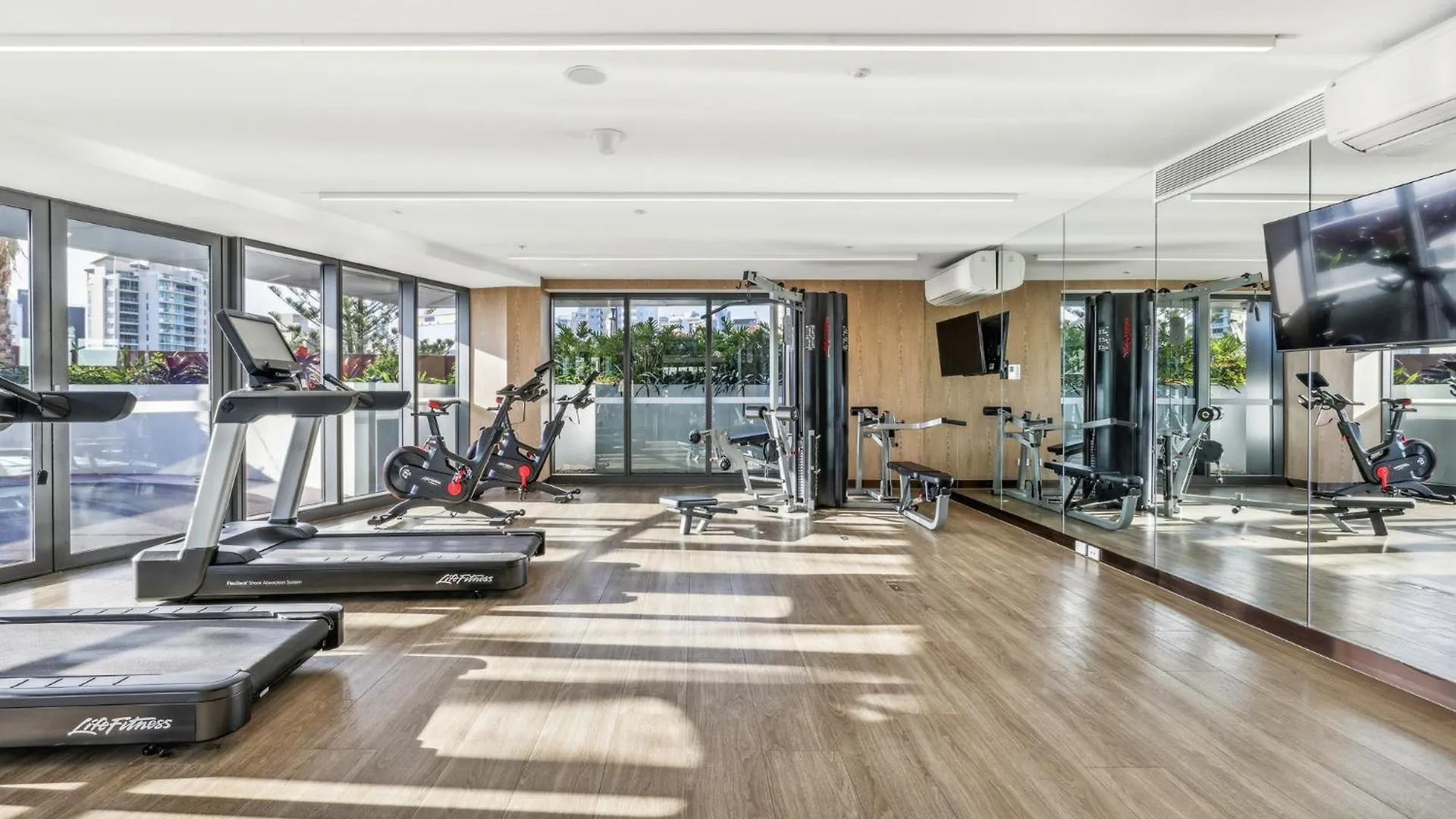 Jewel Luxury Beachside 2-Bed With Water View Gym Gold Coast Appartement
