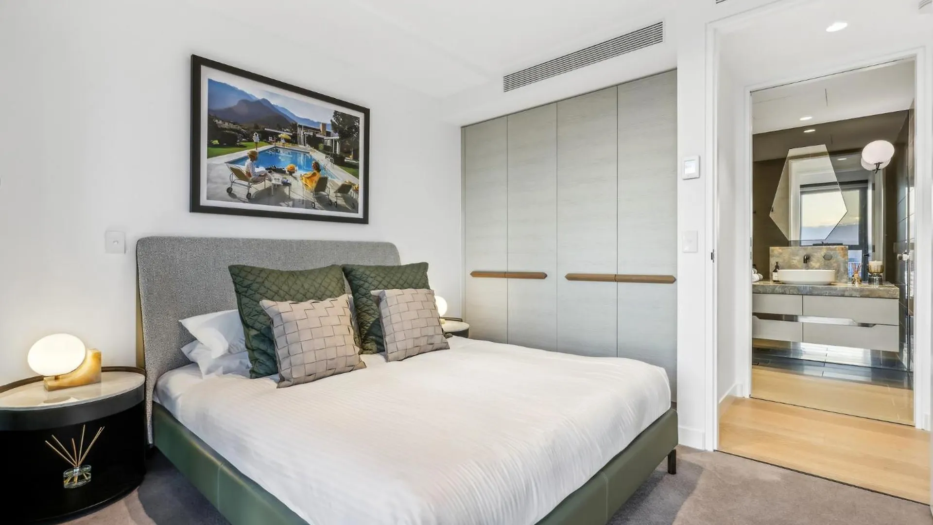 Jewel Luxury Beachside 2-Bed With Water View Gym Gold Coast