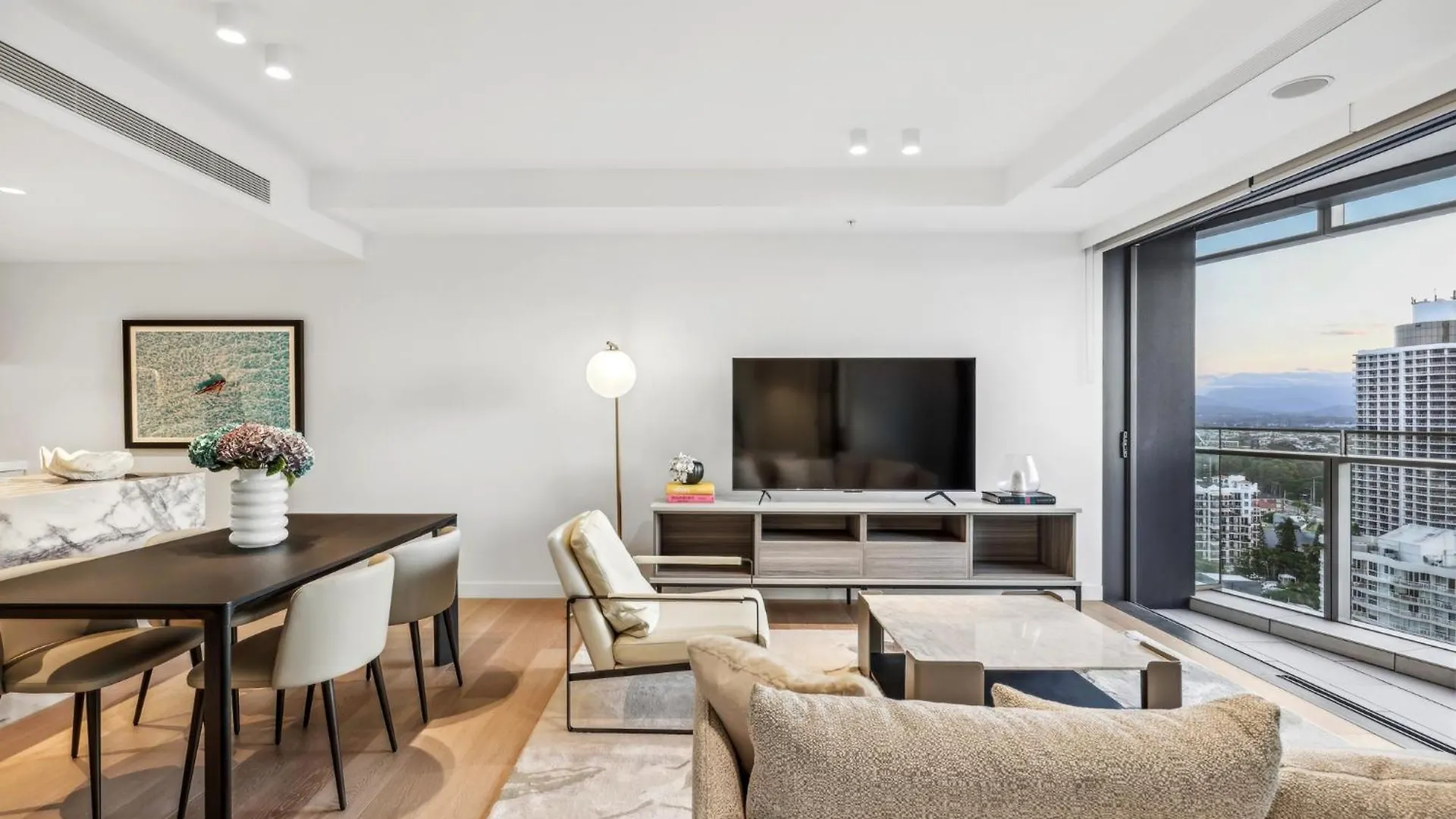 Jewel Luxury Beachside 2-Bed With Water View Gym Gold Coast 0*,