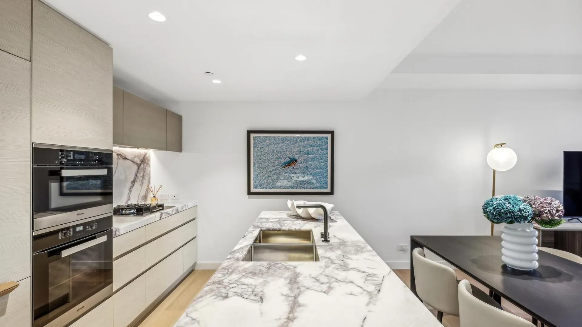 Jewel Luxury Beachside 2-Bed With Water View Gym Gold Coast Australie