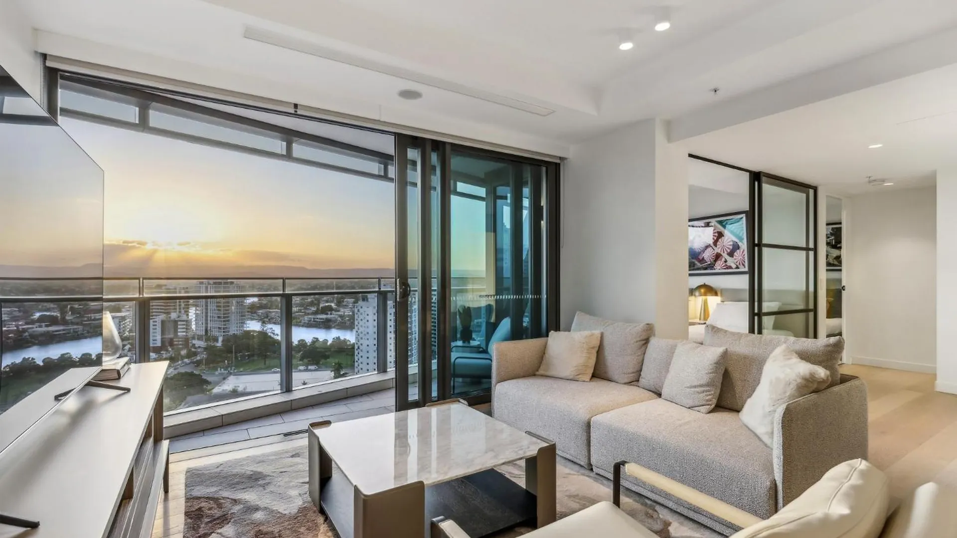 Jewel Luxury Beachside 2-Bed With Water View Gym location